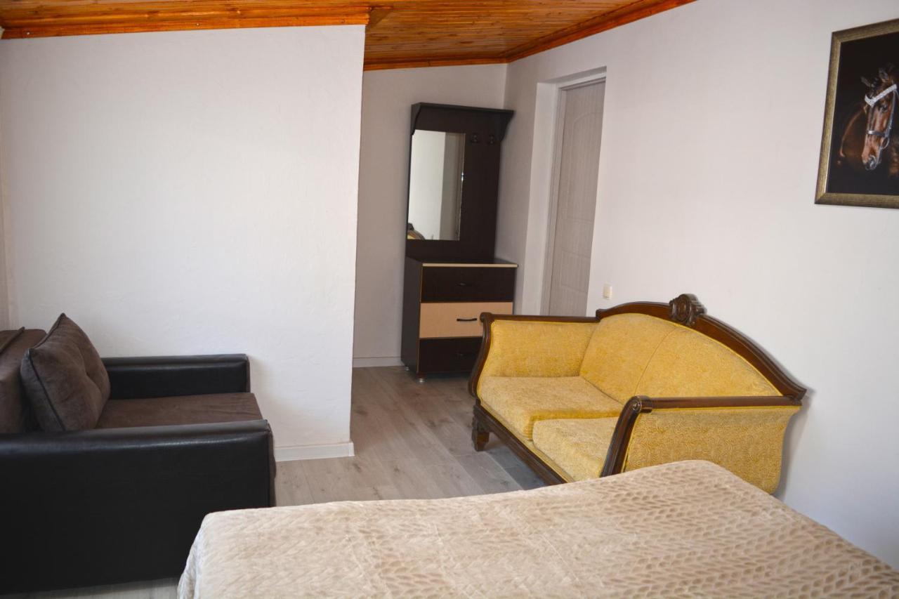 Guesthouse Of Manoni Ratiani Mestia Buitenkant foto