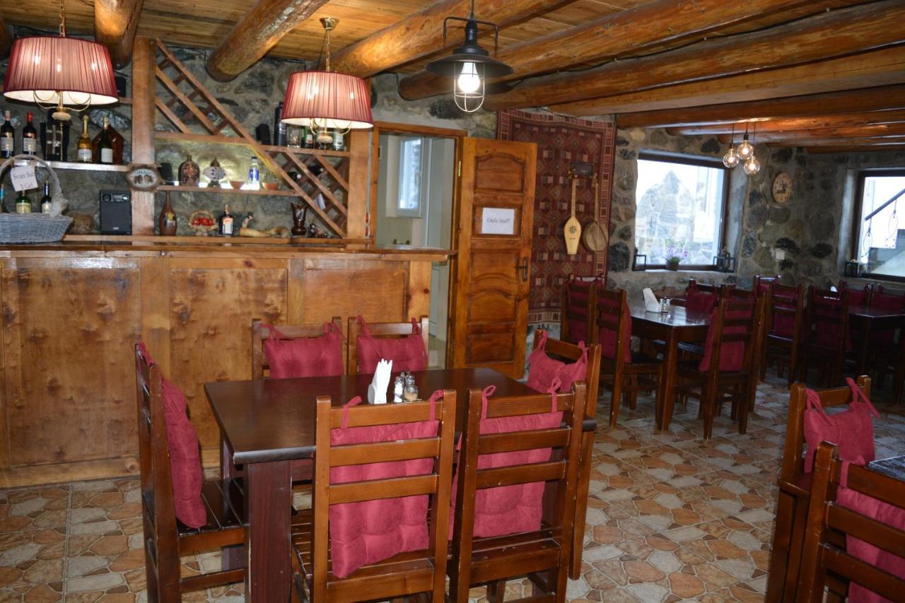 Guesthouse Of Manoni Ratiani Mestia Buitenkant foto