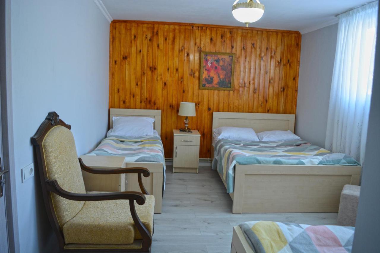 Guesthouse Of Manoni Ratiani Mestia Buitenkant foto